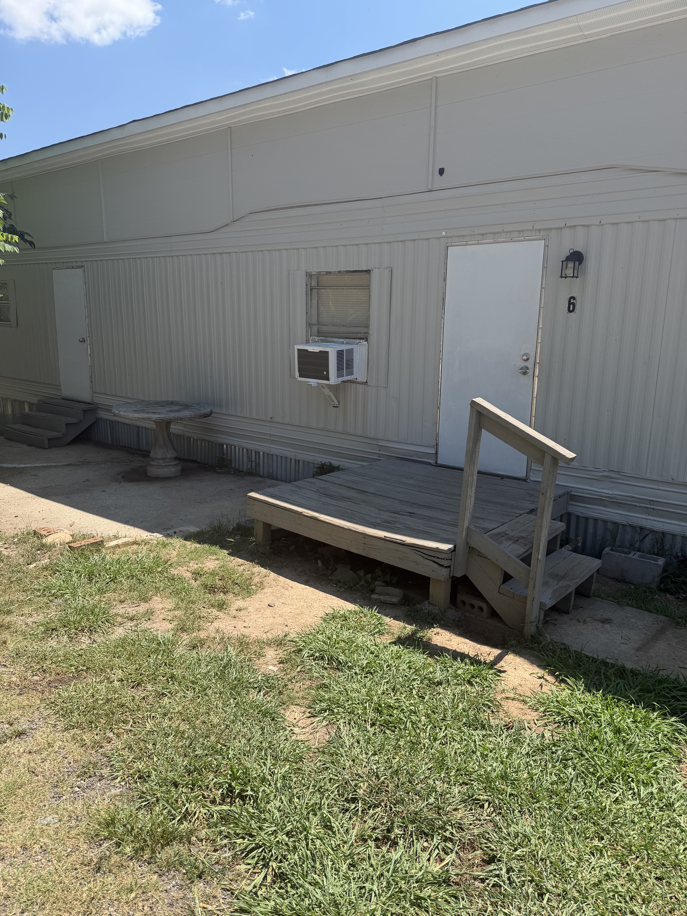 923 W. Lee Road - Unit-6